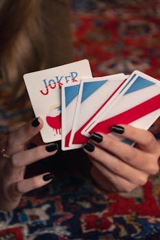 Omaha Pokeri Peli: Sääntöjen, Strategioiden Ja Pelityylien Katsaus